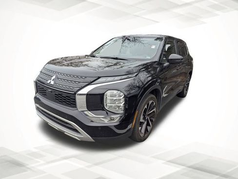 Used 2024 Mitsubishi Outlander SE Black Edition image 5