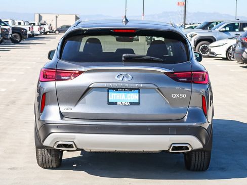 New 2025 INFINITI QX50 Luxe image 7
