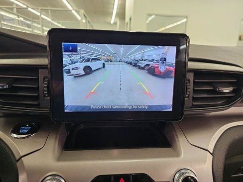 Used 2020 Ford Explorer XLT AWD/4WD image 26