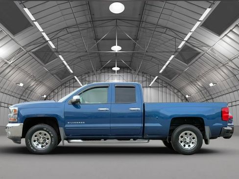 Used 2017 Chevrolet Silverado 1500 LT w/ All Star Edition image 4
