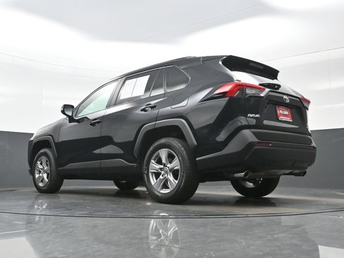 Used 2025 Toyota RAV4 XLE AWD/4WD image 30