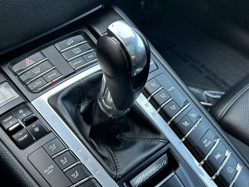 Used 2018 Porsche Macan S AWD/4WD image 26