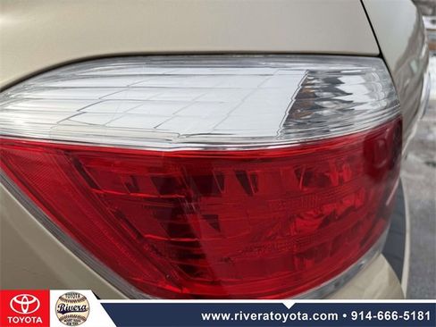 Used 2013 Toyota Highlander Plus image 10