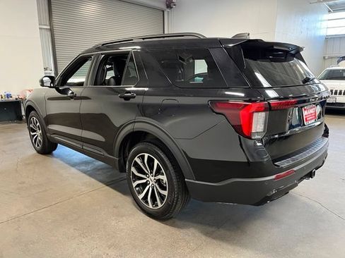 Used 2025 Ford Explorer ST-Line AWD/4WD image 5