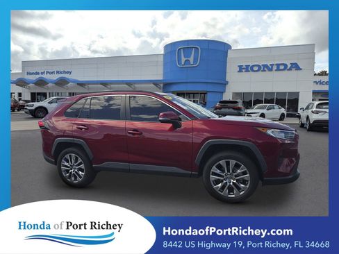 Used 2019 Toyota RAV4 XLE Premium FWD image 1