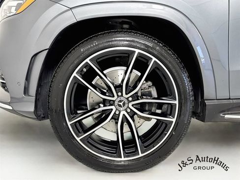 Used 2023 Mercedes-Benz GLS 450 4MATIC w/ AMG Line Exterior image 40