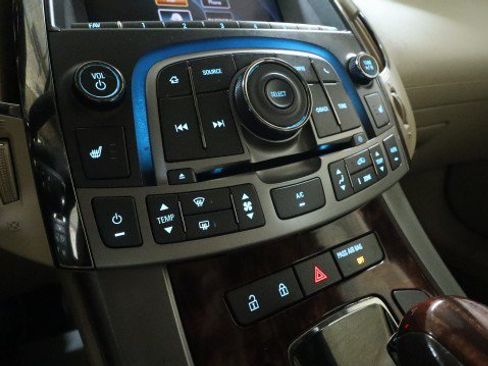 Used 2013 Buick LaCrosse Leather FWD image 18