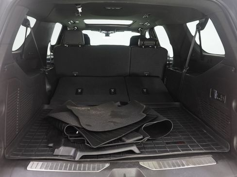 Used 2021 GMC Yukon XL Denali w/ Denali Ultimate Package image 9