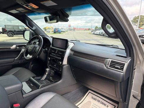 Used 2023 Lexus GX 460 Luxury w/ Accessory Package AWD/4WD image 22