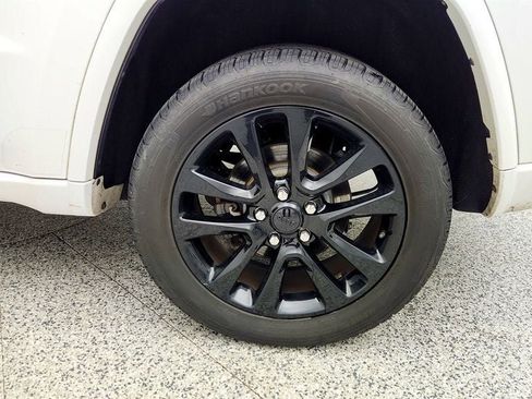 Used 2020 Jeep Grand Cherokee Altitude image 9