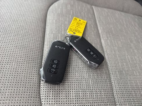 Used 2023 Kia Niro Wave w/ Wave Preserve Package image 36