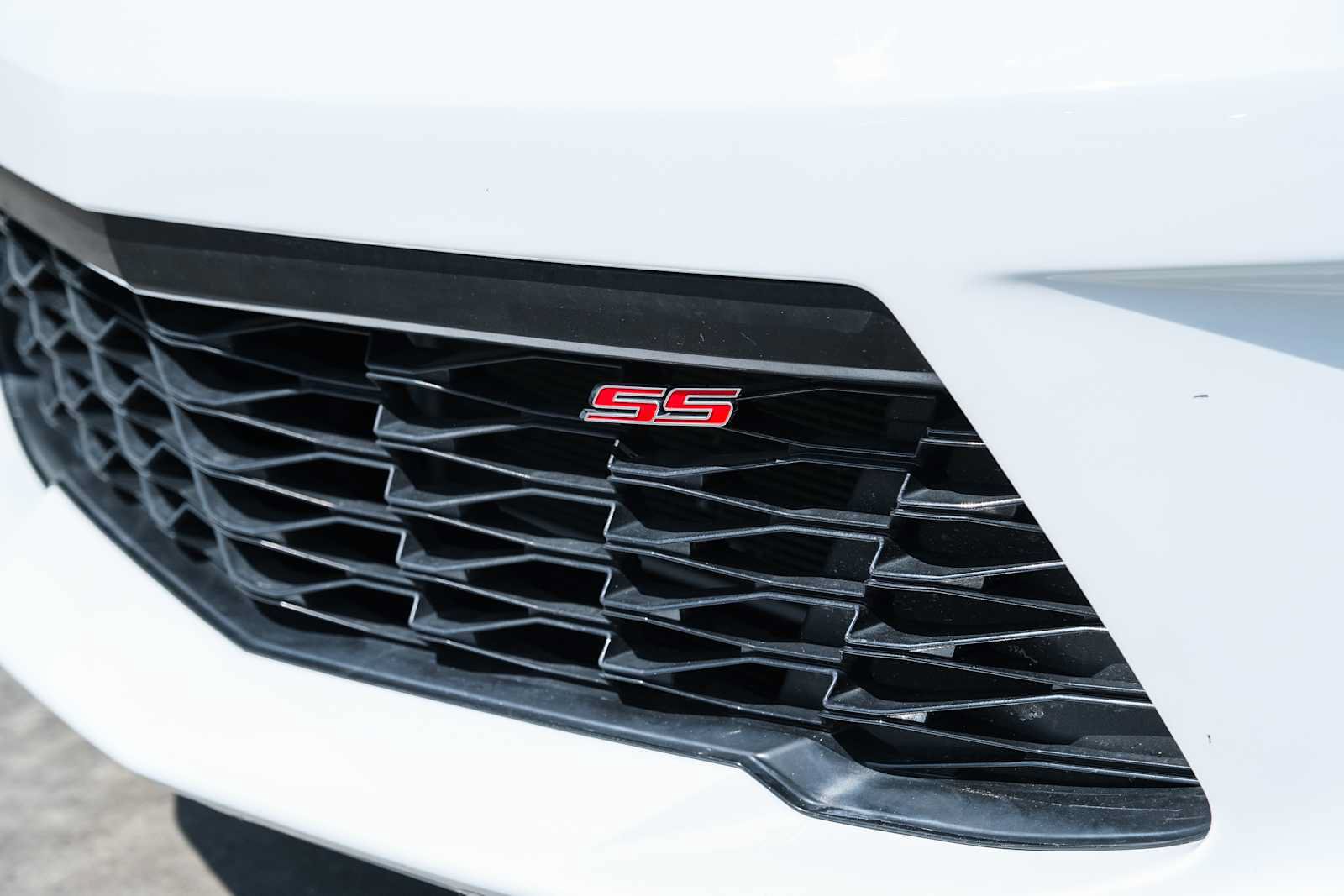 Used 2018 Chevrolet Camaro SS RWD image 4