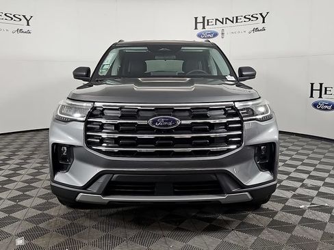 Used 2026 Ford Explorer Active w/ Active Comfort Package RWD image 3