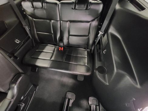 Used 2024 Ford Explorer XLT w/ Equipment Group 202A AWD/4WD image 26