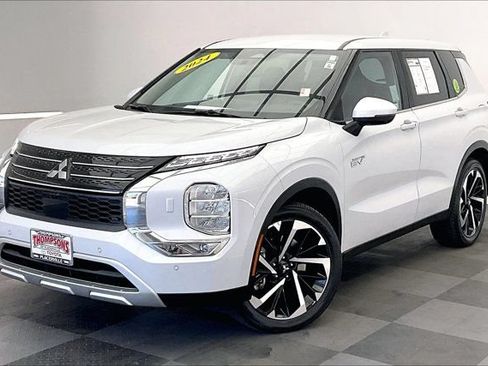 Used 2024 Mitsubishi Outlander SE AWD/4WD image 12