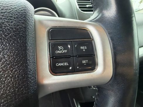 Used 2020 Dodge Journey SE w/ SE Popular Equipment Group FWD image 22