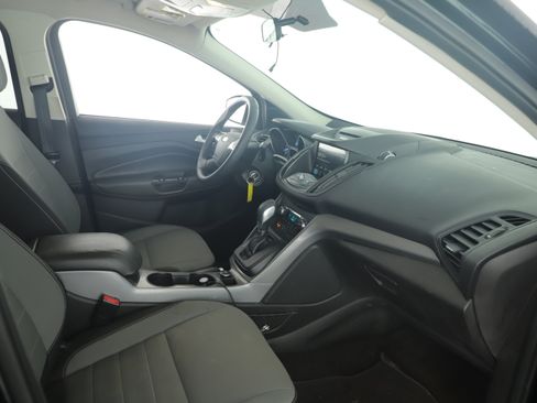 Used 2016 Ford Escape SE w/ Equipment Group 201A image 12