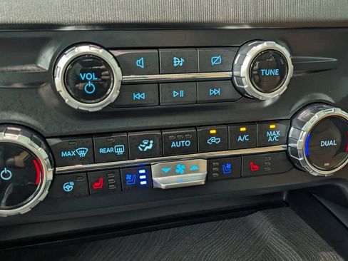 Certified 2024 Ford F450 Platinum w/ FX4 Off-Road Package AWD/4WD image 29