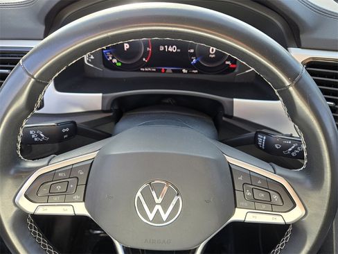 Certified 2022 Volkswagen Atlas SE image 25