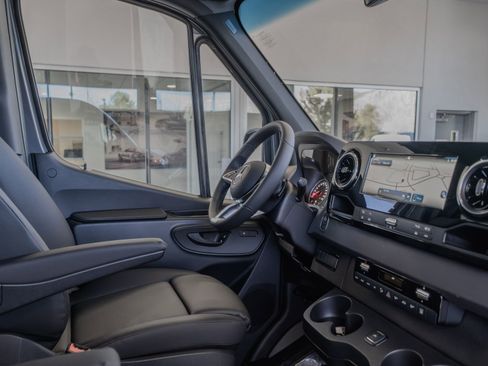 New 2026 Mercedes-Benz Sprinter 2500 image 18