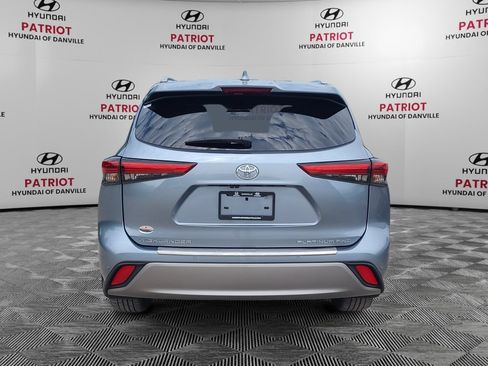 Used 2021 Toyota Highlander Platinum AWD/4WD image 4