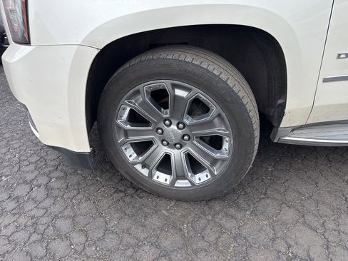 Used 2015 GMC Yukon Denali w/ Touring Package image 2