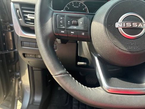 Used 2023 Nissan Rogue SV w/ SV Premium B Package FWD image 23