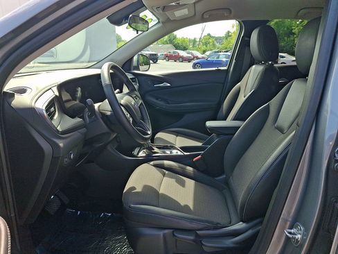 Used 2025 Buick Encore GX Preferred AWD/4WD image 13