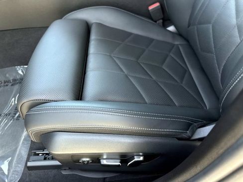Used 2025 BMW 530i RWD image 18