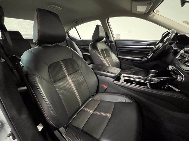 Used 2024 Nissan Altima 2.5 SR FWD image 9