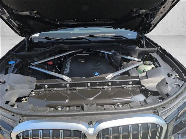 Used 2026 BMW X7 xDrive40i w/ Premium Package AWD/4WD image 16