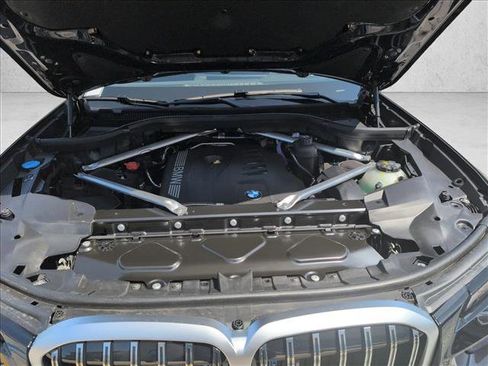 Used 2026 BMW X7 xDrive40i w/ Premium Package AWD/4WD image 16