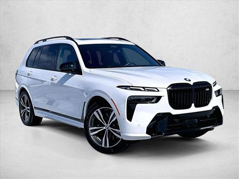 Used 2025 BMW X7 M60i w/ Executive Package image 12