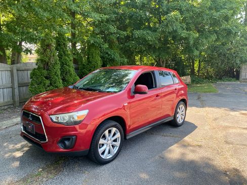 Used 2013 Mitsubishi Outlander Sport ES AWD/4WD image 1