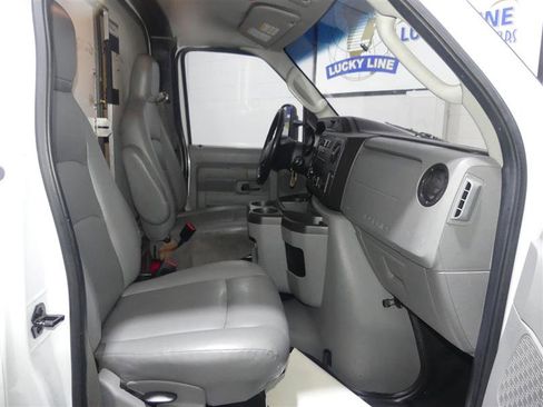 Used 2019 Ford E-350 and Econoline 350 Super Duty RWD image 18