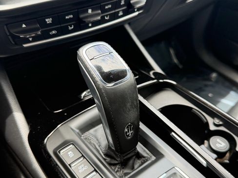 Used 2022 Maserati Levante GT AWD/4WD image 25