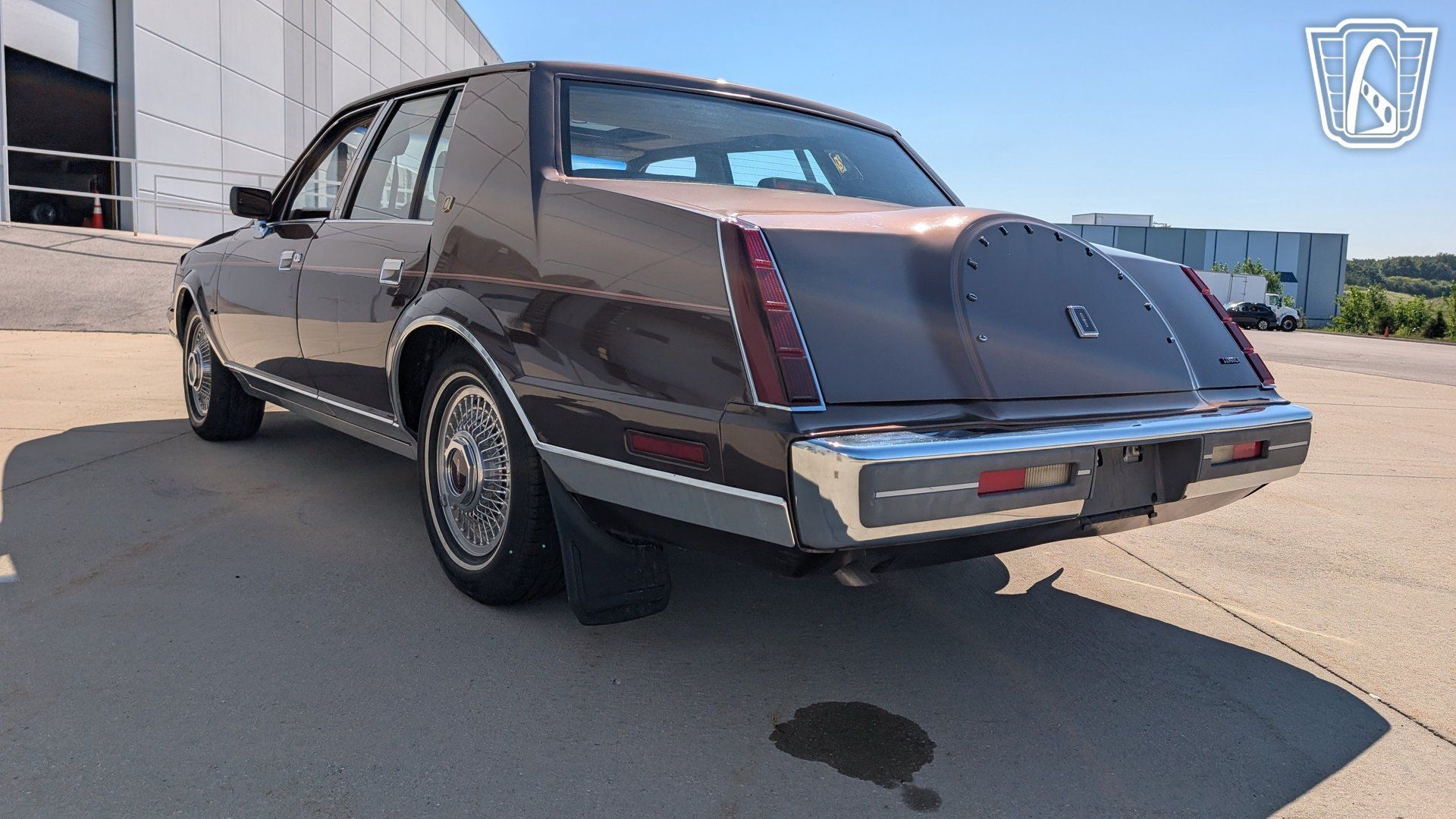 Used 1987 Lincoln Continental Signature RWD image 10