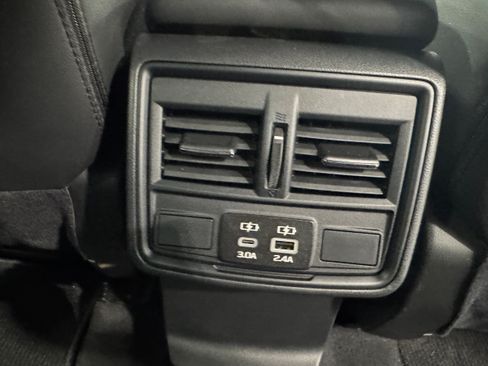 Used 2025 Subaru Forester Premium AWD/4WD image 12