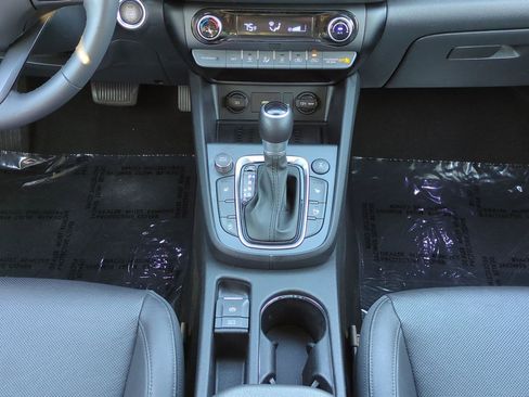 Certified 2022 Hyundai Kona Limited image 19