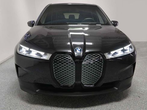 Used 2024 BMW iX xDrive50 w/ Premium Package AWD/4WD image 2