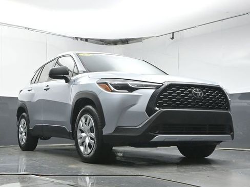 Used 2023 Toyota Corolla Cross L image 31