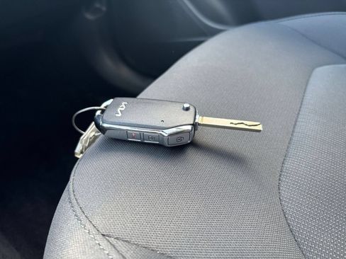 Used 2026 Kia Niro LX FWD image 21