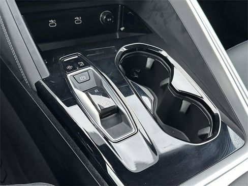 Certified 2025 Audi Q5 2.0T Premium w/ 19" Wheel Package image 32