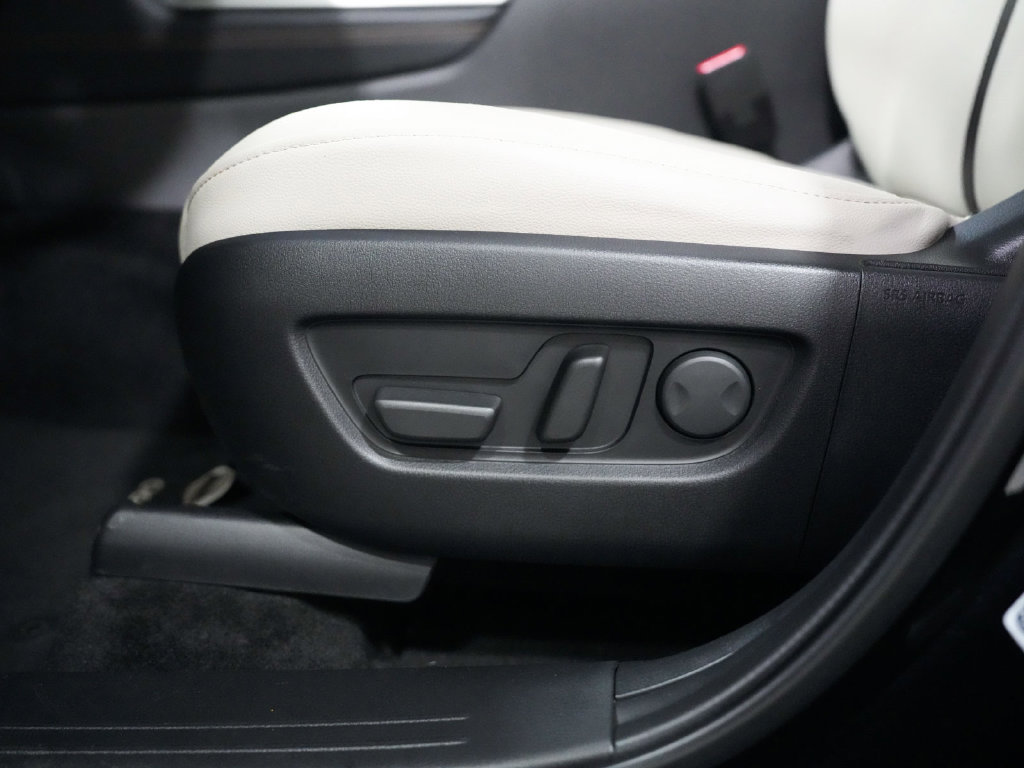 Used 2024 MAZDA CX-90 3.3 Turbo w/ Preferred Package AWD/4WD image 32