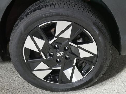Used 2024 Hyundai Kona SEL AWD/4WD image 15