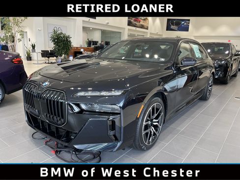 Used 2025 BMW i7 xDrive60 w/ Executive Package AWD/4WD image 1
