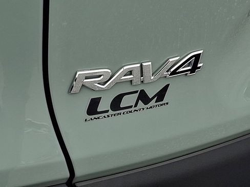 Used 2021 Toyota RAV4 XLE w/ Convenience Package image 33