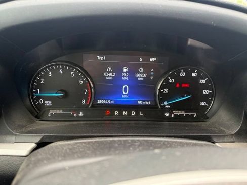 Used 2022 Ford Explorer XLT w/ Equipment Group 202A AWD/4WD image 18