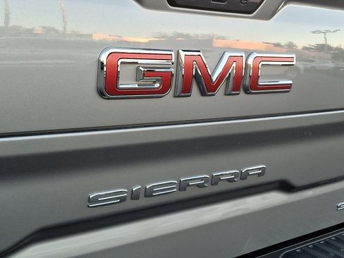 Certified 2023 GMC Sierra 1500 SLT w/ SLT Premium Package image 31