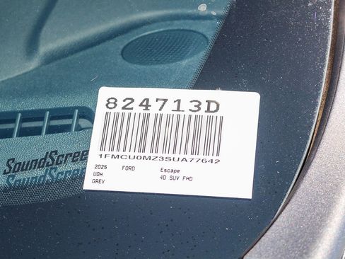 Used 2025 Ford Escape ST-Line w/ Equipment Group 301A image 30